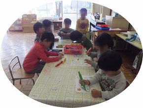 絵を描いている写真
