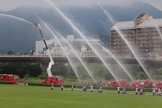 写真:放水訓練の様子