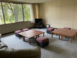 写真:談話室の全体