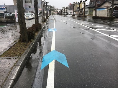 写真:青色の矢羽根