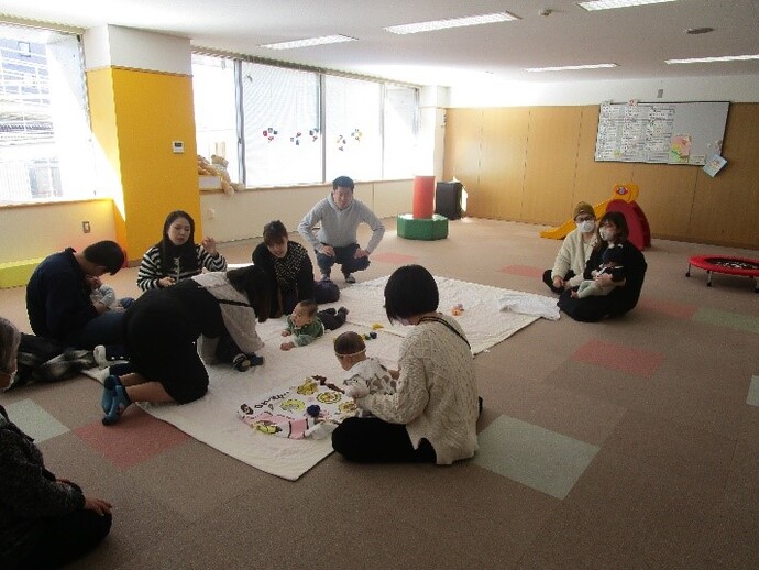 写真:参加者同士で話している様子