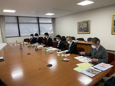 写真:八王子市の行政視察の様子