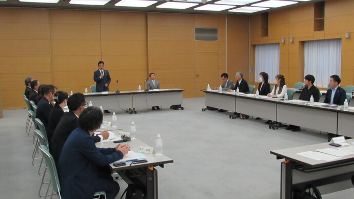 写真：会議の様子