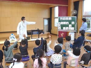 写真:幼児プログラミング体験