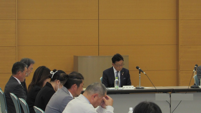 写真：会議の様子